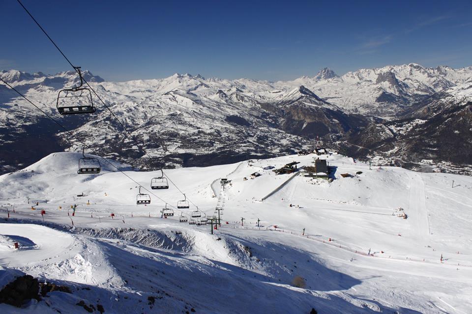 Las estaciones de esquí del valle de Tena aumentan su dominio esquiable y alcanzan ya los 147 kilómetros este fin de semana.
