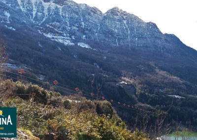 Tirolina del Valle de Tena en el Pirineo: deslízate por la tirolina doble más larga de Europa...