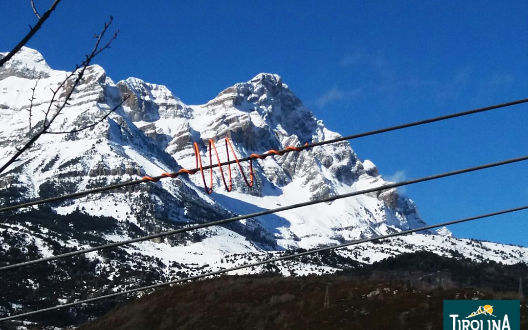 ¿te vienes en Semana Blanca a la Tirolina del Valle de Tena?