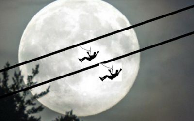 Vuela en tirolina bajo la luz de la super luna de marzo