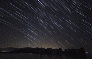 Vive la lluvia de estrellas mientras saltas en Tirolina