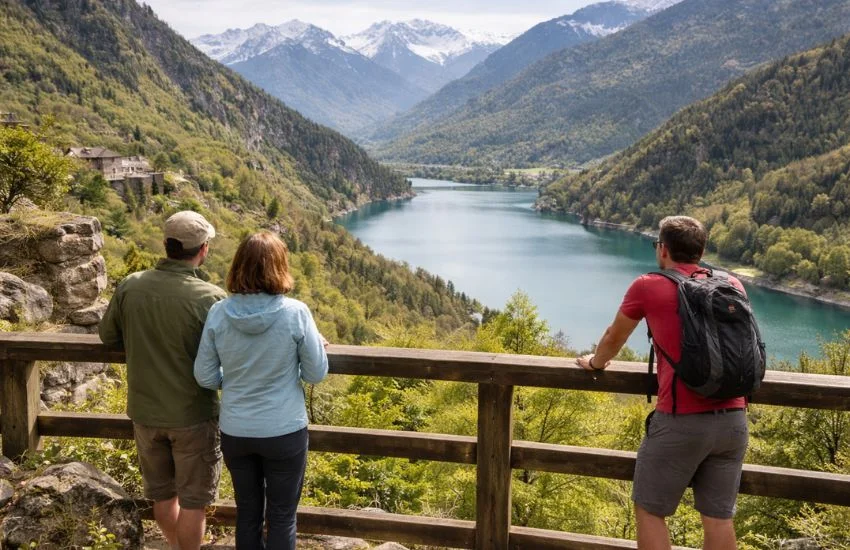 Semana Santa en Hoz de Jaca con vista del mirador sobre el embalse de Búbal y ambiente de escapada de primavera